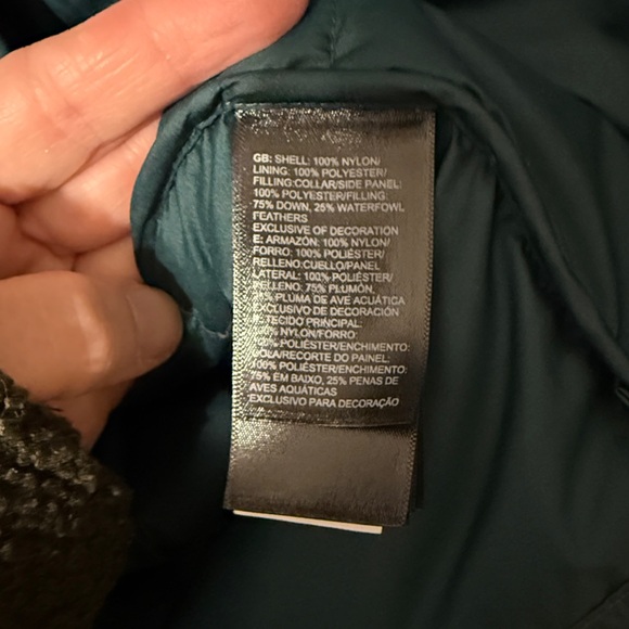 The North Face Dark Green Women's Puffer Jacket - Picture 6 of 7